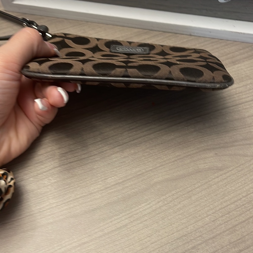 Coach wristlet - Picture 3 of 4